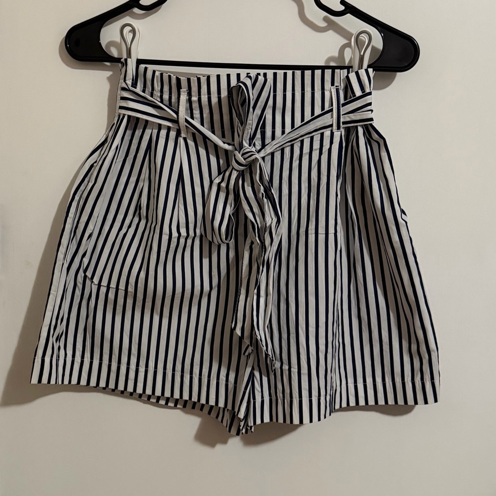 ZARA - Striped Black and White Women Shorts (Size S)